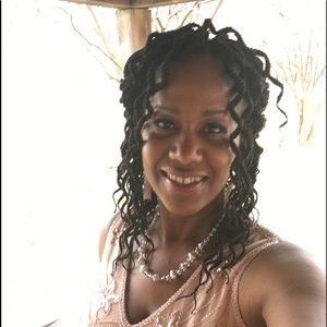 Meet your Posher, Lavelle